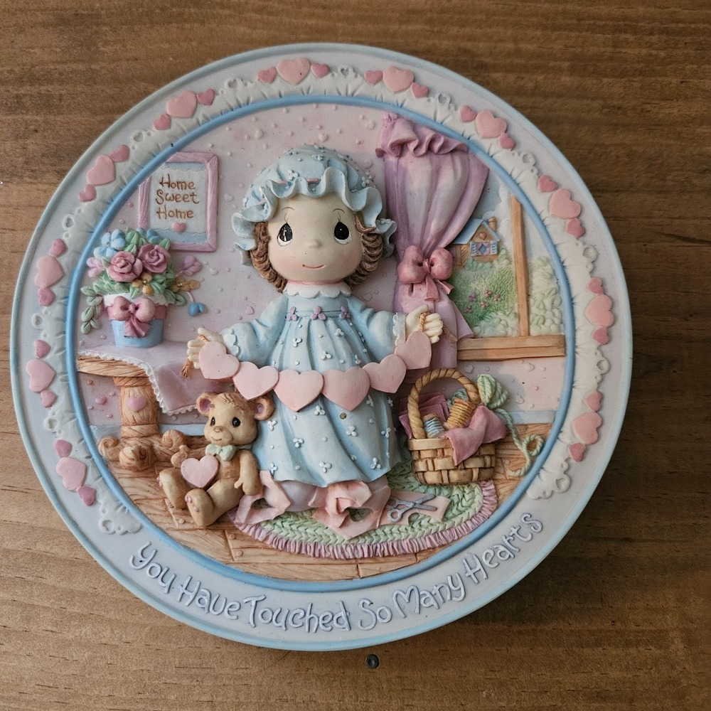 VTG Precious Moments "You Have Touched So Many‎ Hearts" 1995 Wall Plaque Plate